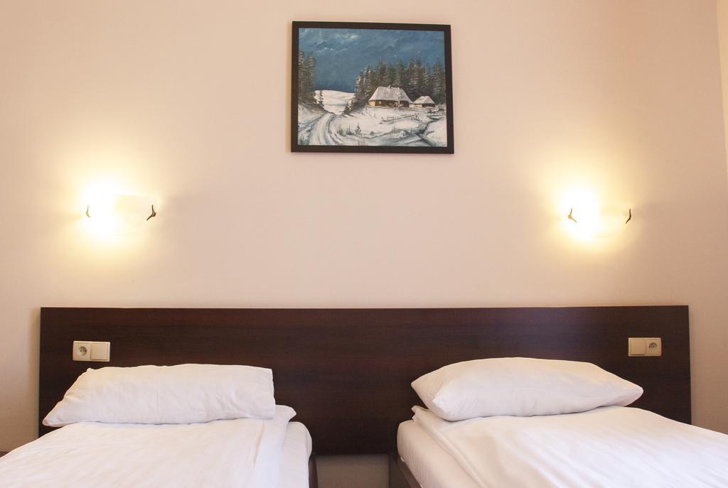 Hotel Cesarski - Kaiserhof Giżycko Kamer foto