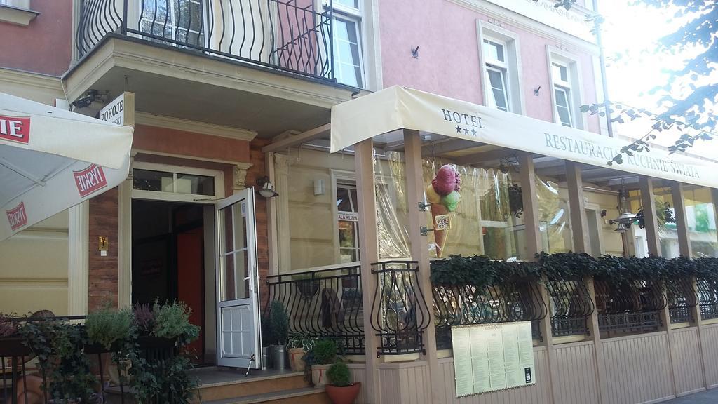 Hotel Cesarski - Kaiserhof Giżycko Buitenkant foto