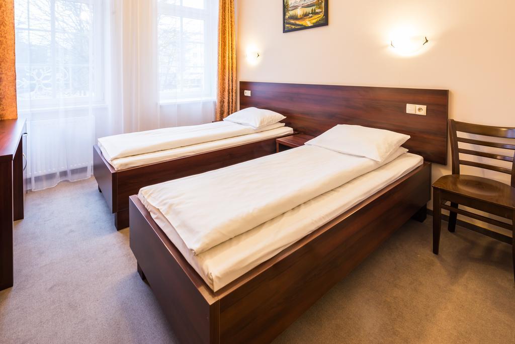 Hotel Cesarski - Kaiserhof Giżycko Kamer foto