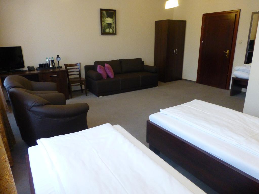Hotel Cesarski - Kaiserhof Giżycko Buitenkant foto