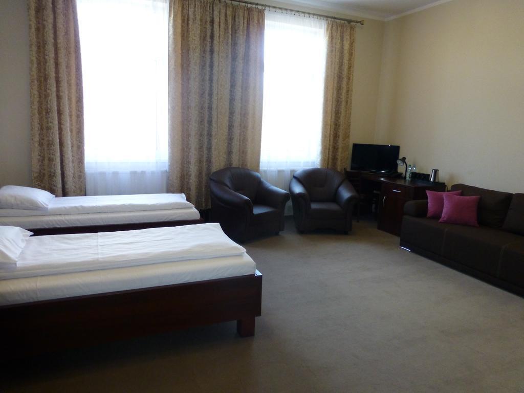 Hotel Cesarski - Kaiserhof Giżycko Buitenkant foto