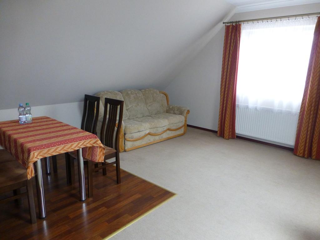 Hotel Cesarski - Kaiserhof Giżycko Buitenkant foto