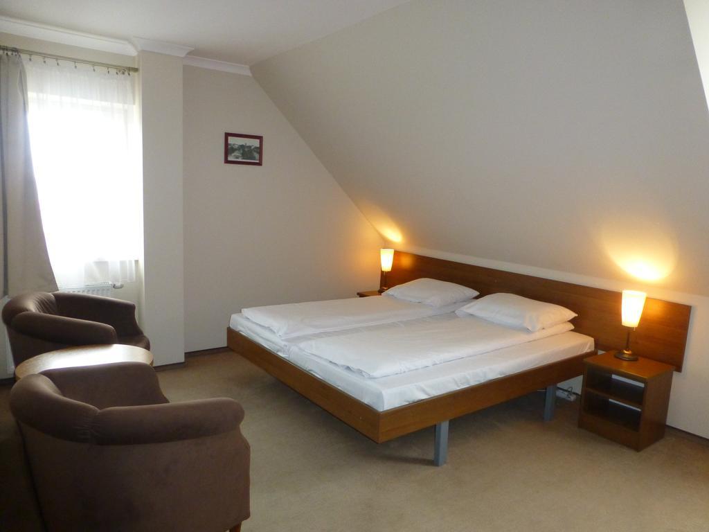 Hotel Cesarski - Kaiserhof Giżycko Buitenkant foto