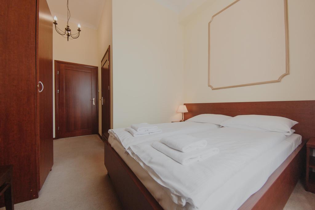 Hotel Cesarski - Kaiserhof Giżycko Buitenkant foto