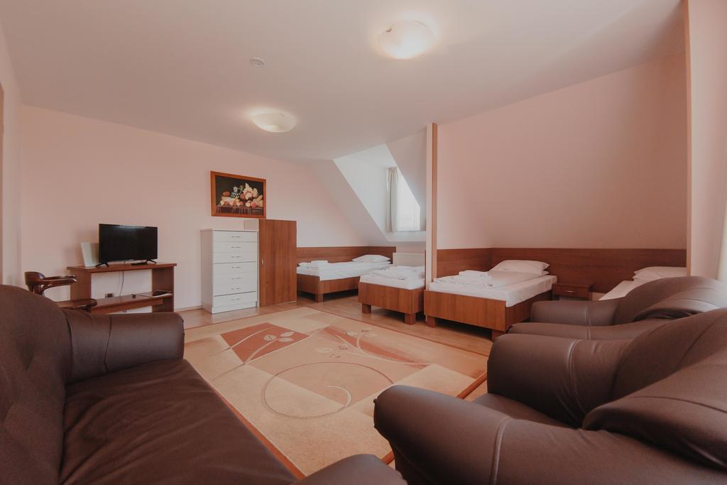 Hotel Cesarski - Kaiserhof Giżycko Buitenkant foto