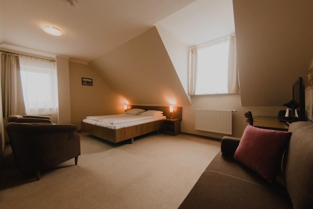 Hotel Cesarski - Kaiserhof Giżycko Buitenkant foto