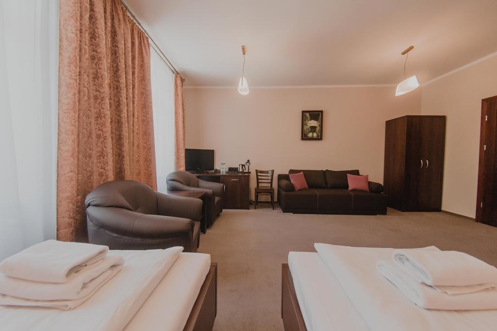 Hotel Cesarski - Kaiserhof Giżycko Buitenkant foto
