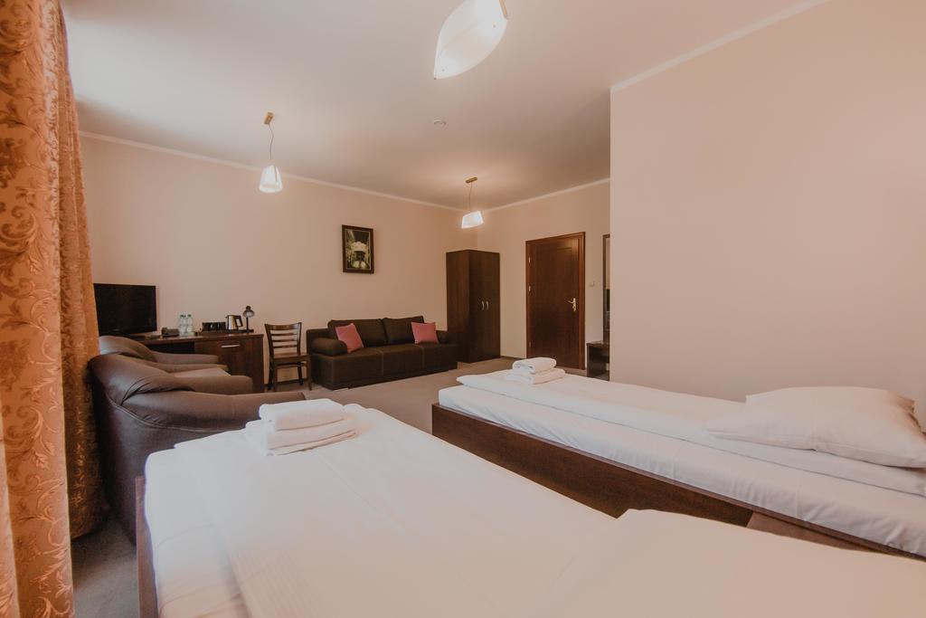 Hotel Cesarski - Kaiserhof Giżycko Buitenkant foto