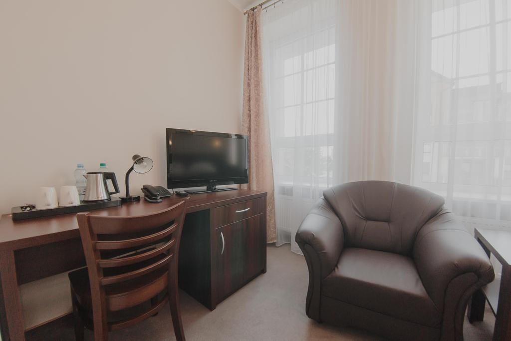 Hotel Cesarski - Kaiserhof Giżycko Buitenkant foto