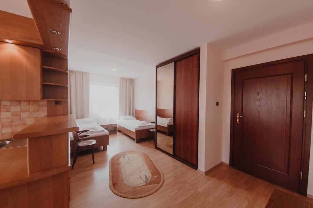 Hotel Cesarski - Kaiserhof Giżycko Buitenkant foto