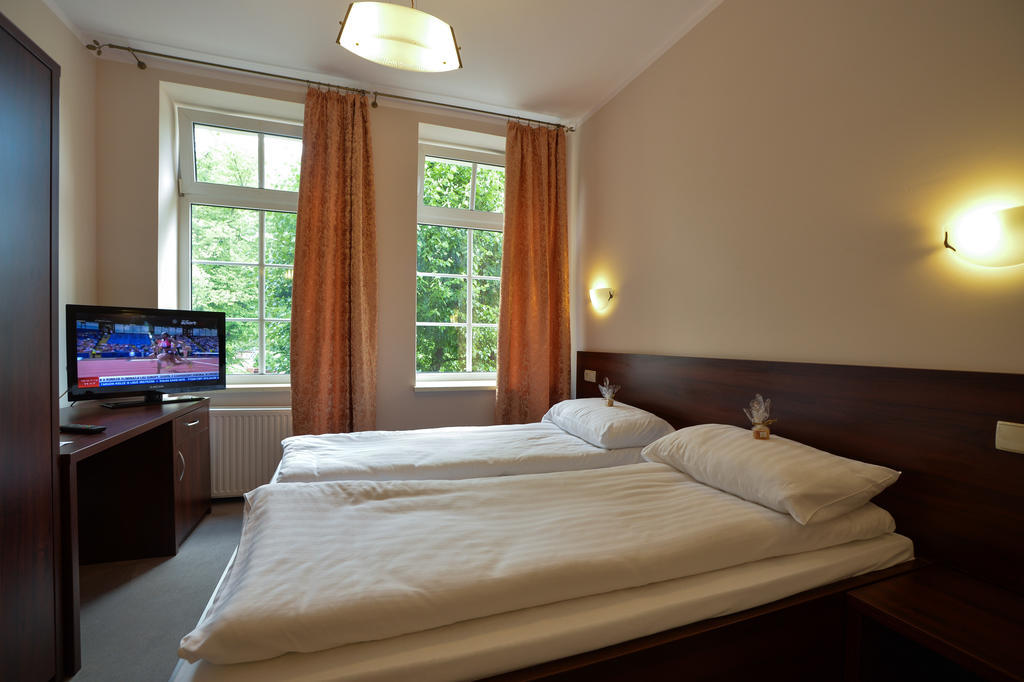 Hotel Cesarski - Kaiserhof Giżycko Kamer foto